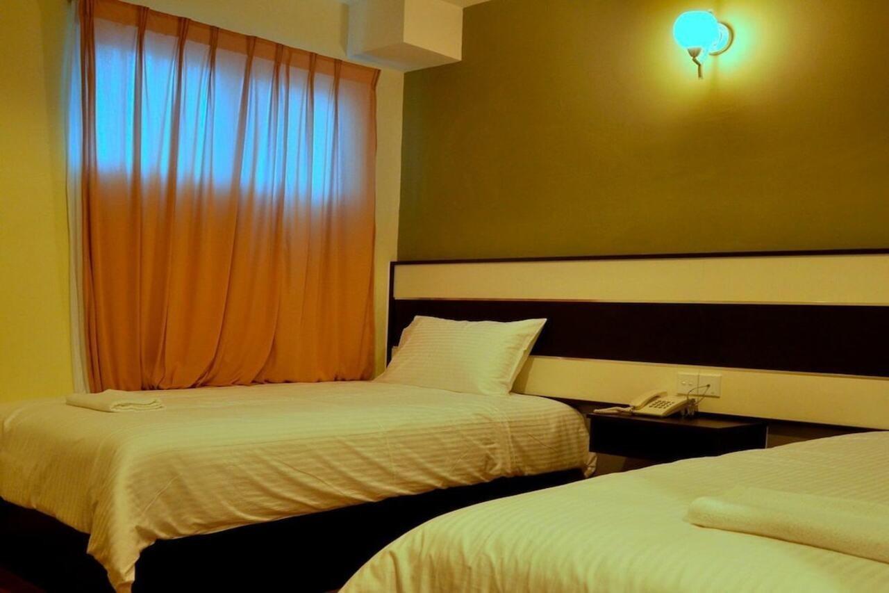 Hotel Economy Kapar Exteriör bild